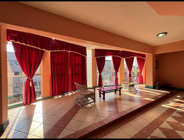 2,500M² BUSINESS CENTRE FOR SALE IN GANDHINAGAR